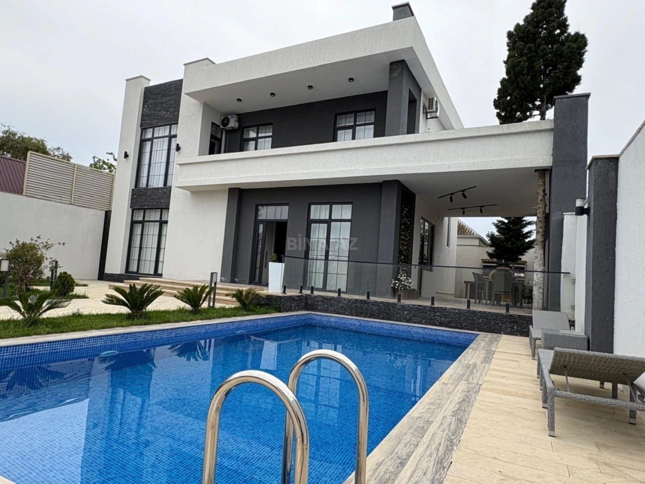 Kirayə verilir 5 otaqlı həyət evi 400 m²