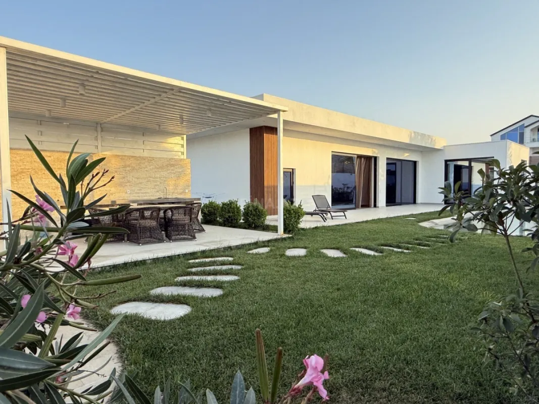 Kirayə verilir 4 otaqlı həyət evi 380 m²