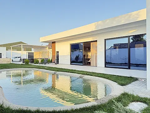 Kirayə verilir 4 otaqlı həyət evi 380 m²