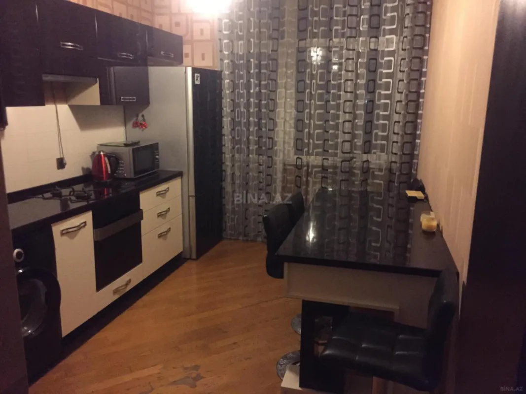 Satılır 2 otaqlı mənzil 95 m²
