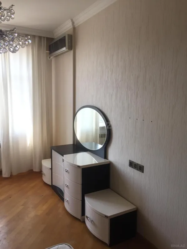 Satılır 2 otaqlı mənzil 95 m²