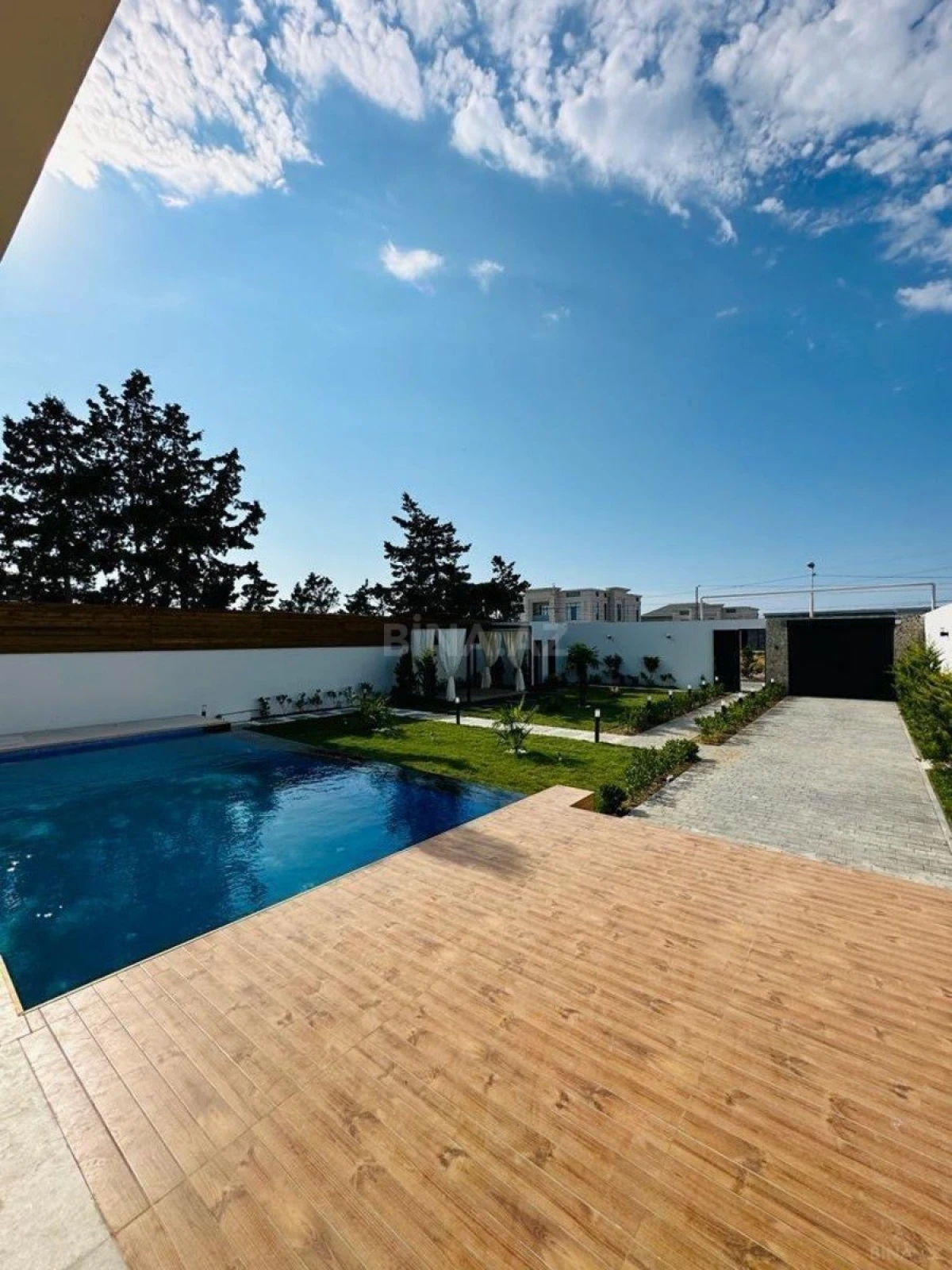 Kirayə verilir 4 otaqlı həyət evi 350 m²