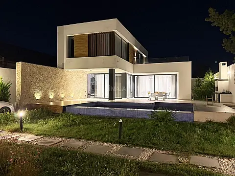 Kirayə verilir 4 otaqlı həyət evi 350 m²