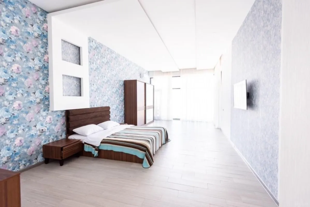 Kirayə verilir 6 otaqlı həyət evi 580 m²