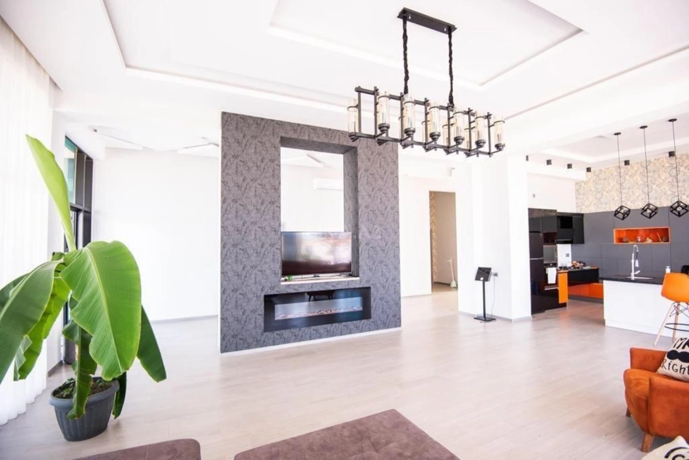 Kirayə verilir 6 otaqlı həyət evi 580 m²