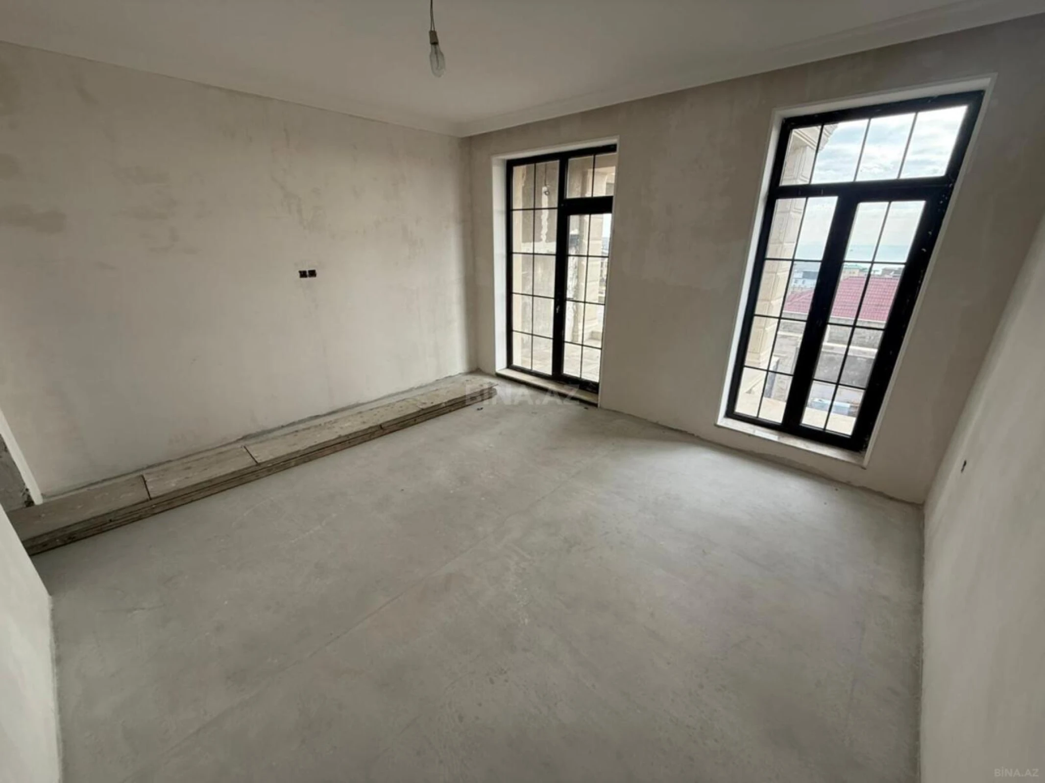 Satılır 6 otaqlı həyət evi 440 m²
