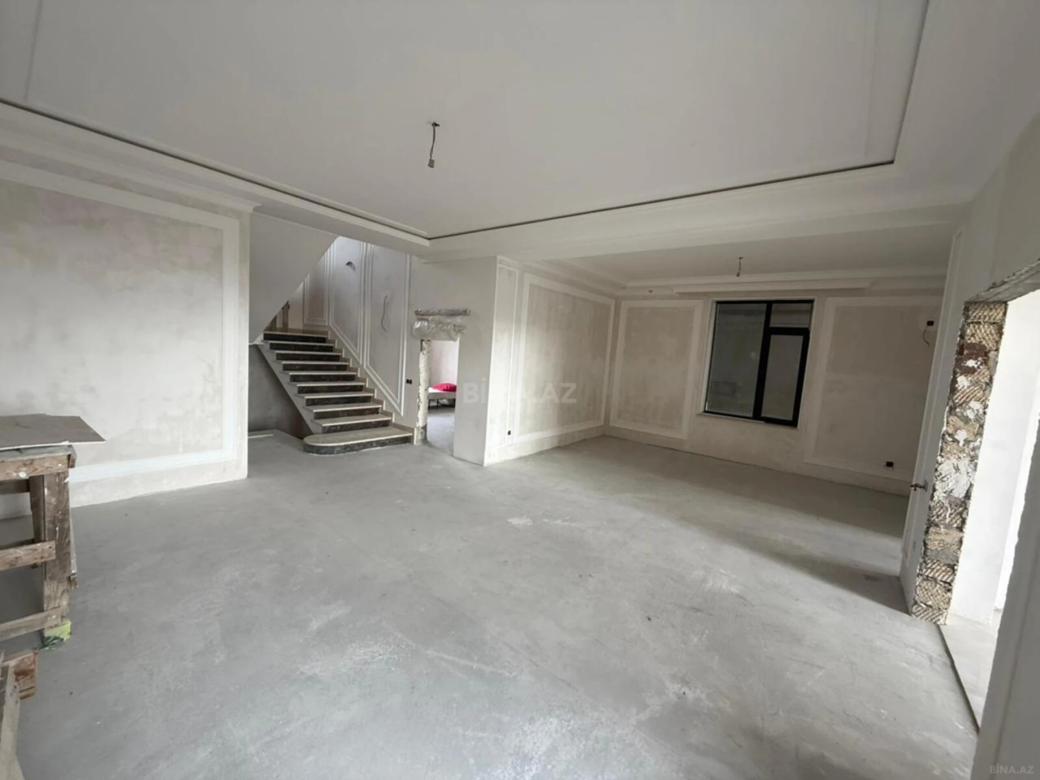 Satılır 6 otaqlı həyət evi 440 m²