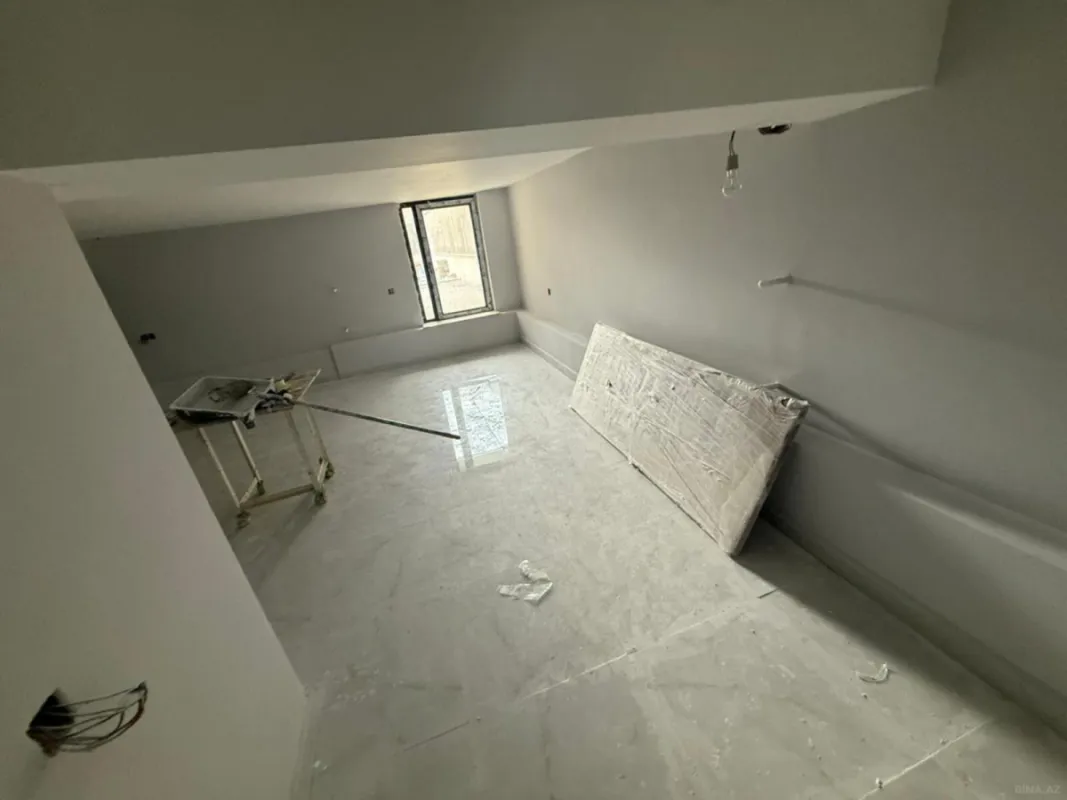 Satılır 6 otaqlı həyət evi 440 m²