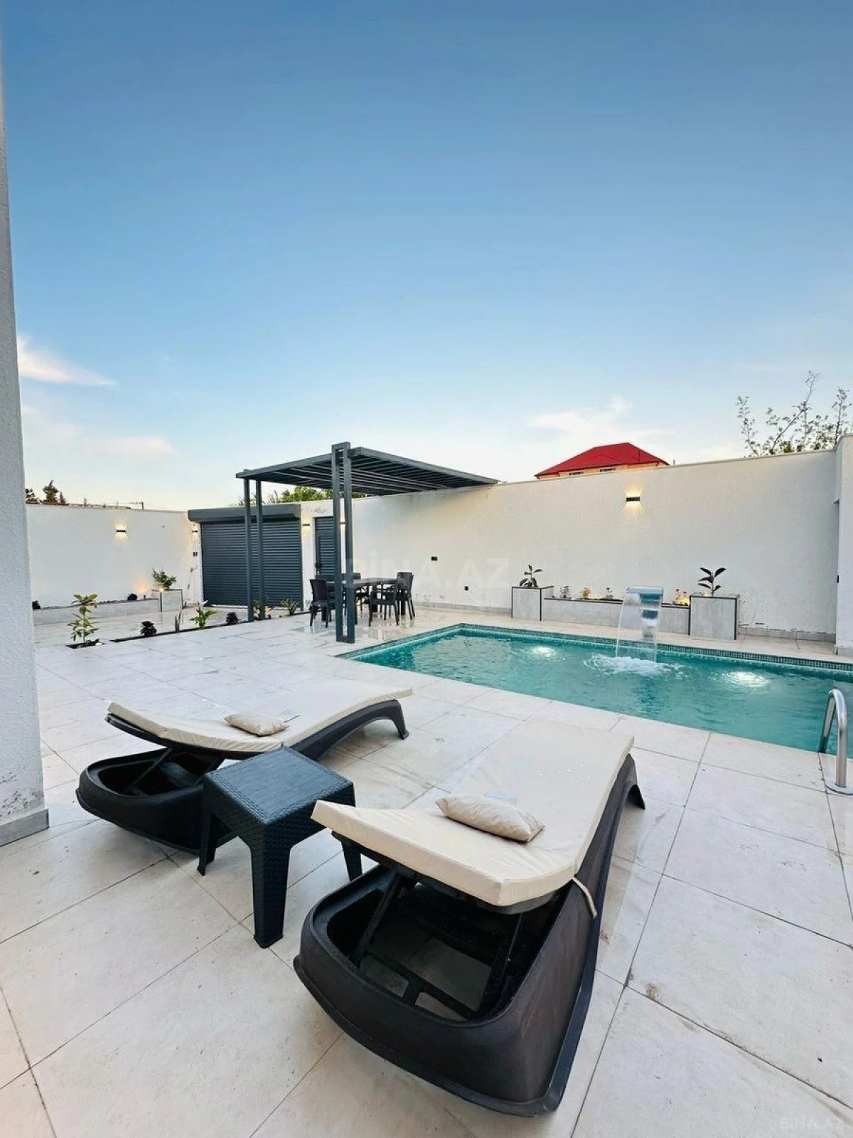 Kirayə verilir 4 otaqlı həyət evi 240 m²