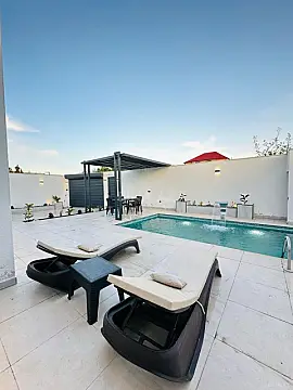 Kirayə verilir 4 otaqlı həyət evi 240 m²