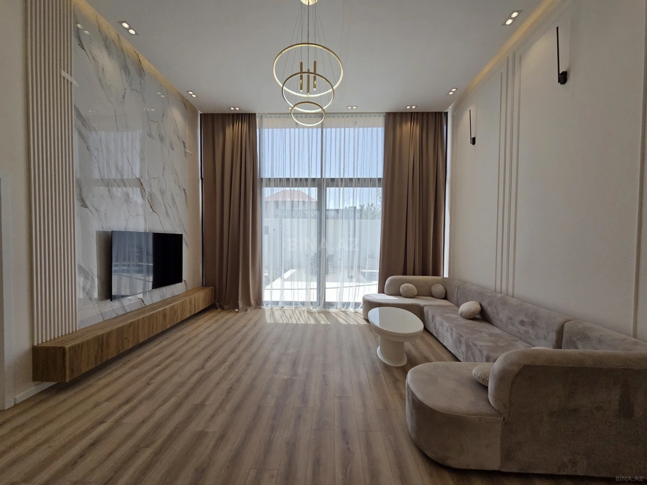 Kirayə verilir 4 otaqlı həyət evi 240 m²