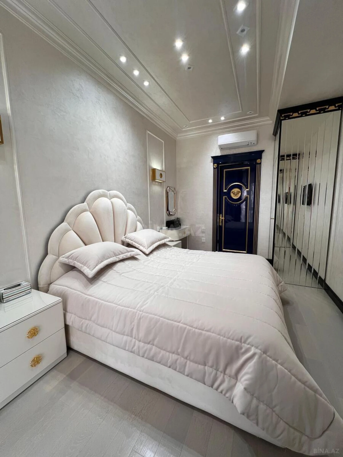 Satılır 3 otaqlı mənzil 120 m²