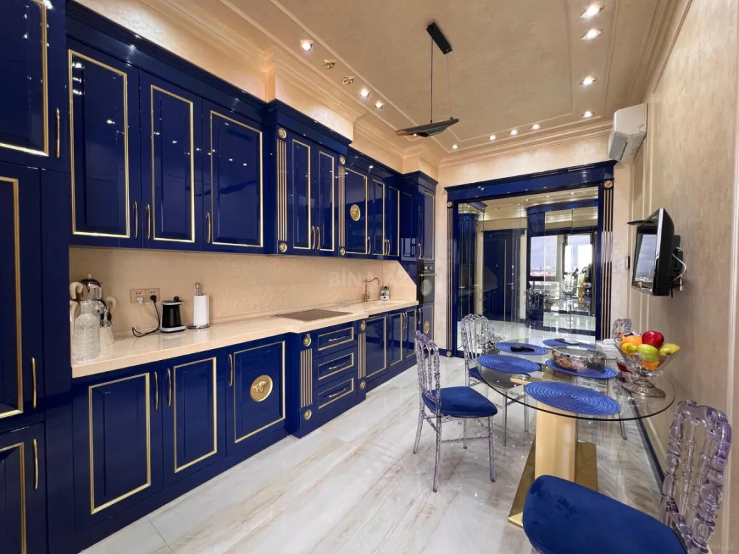 Satılır 3 otaqlı mənzil 120 m²