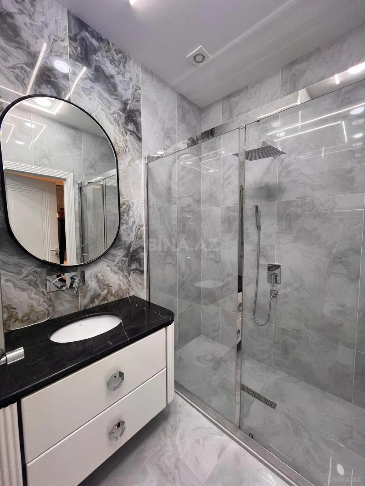 Satılır 2 otaqlı mənzil 65 m²