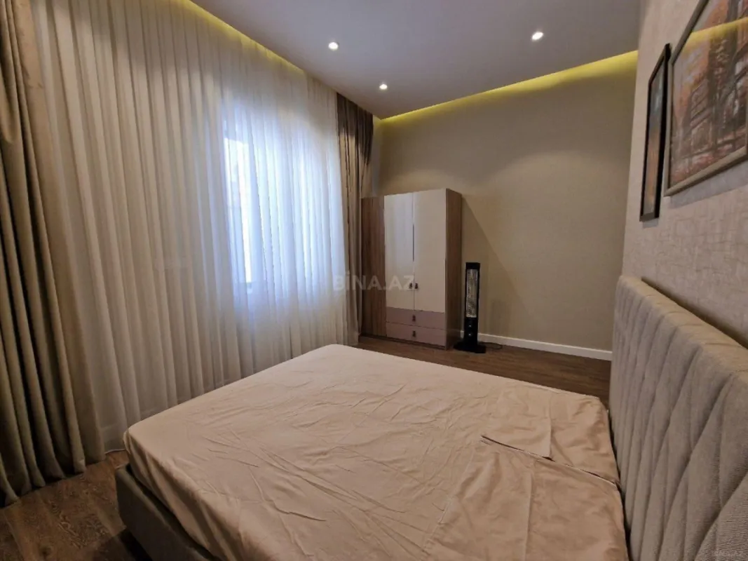 Kirayə verilir 4 otaqlı həyət evi 240 m²