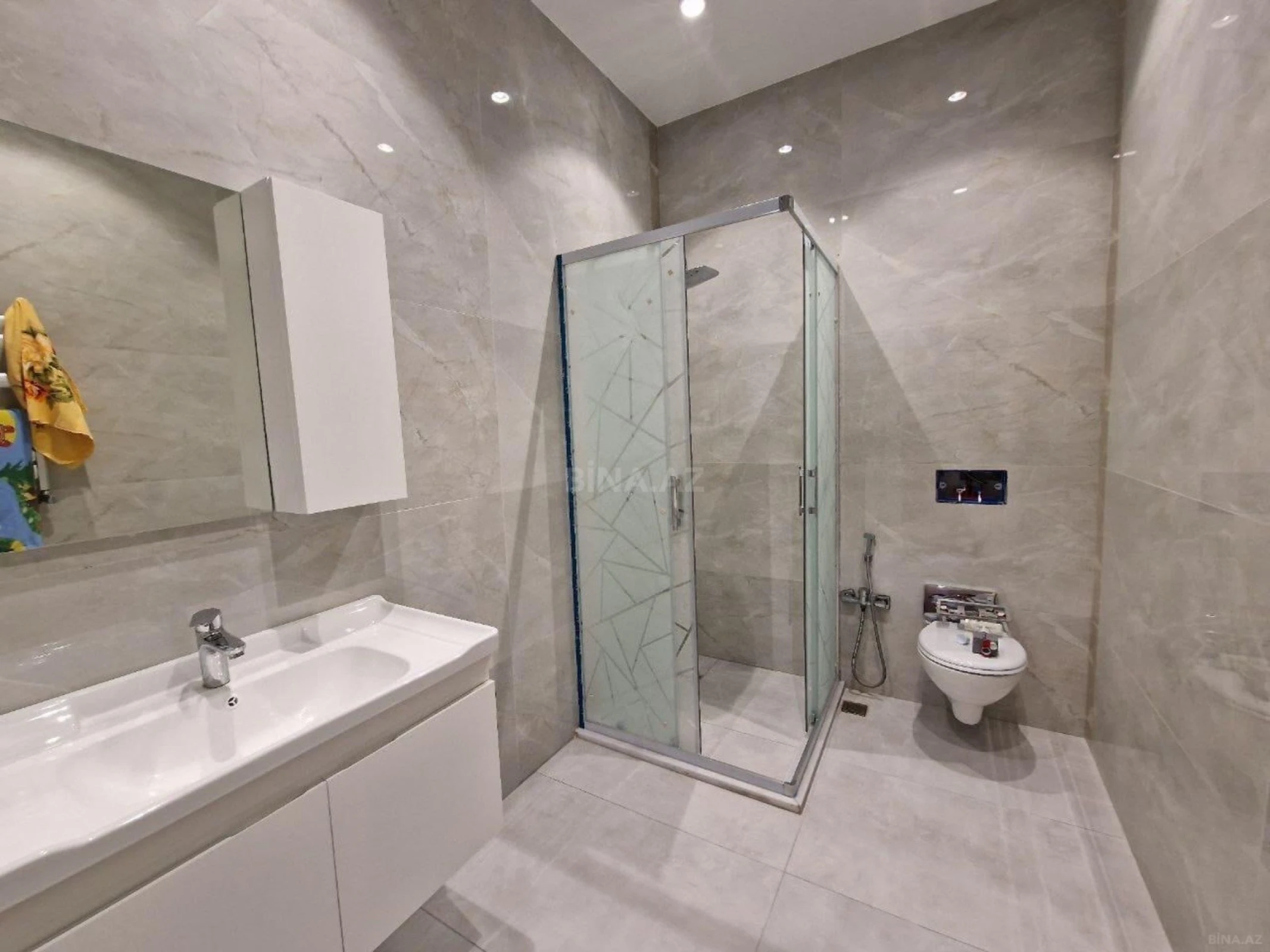 Kirayə verilir 4 otaqlı həyət evi 240 m²