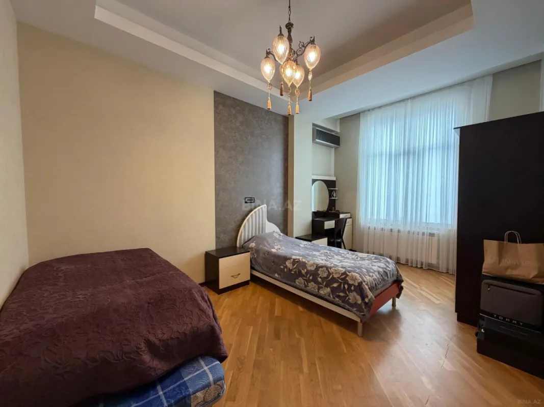 Satılır 3 otaqlı mənzil 93 m²