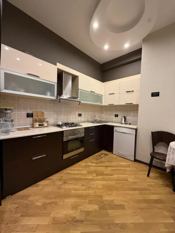 Satılır 3 otaqlı mənzil 93 m²