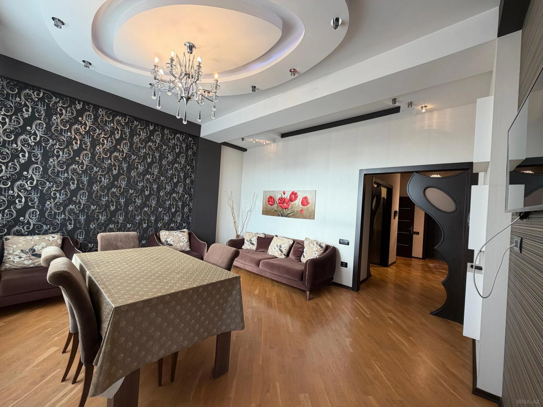 Satılır 3 otaqlı mənzil 93 m²