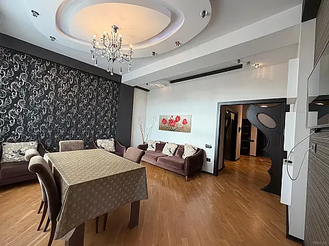 Satılır 3 otaqlı mənzil 93 m²