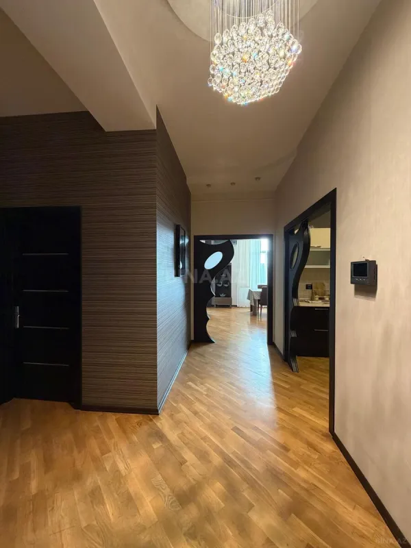 Satılır 3 otaqlı mənzil 93 m²