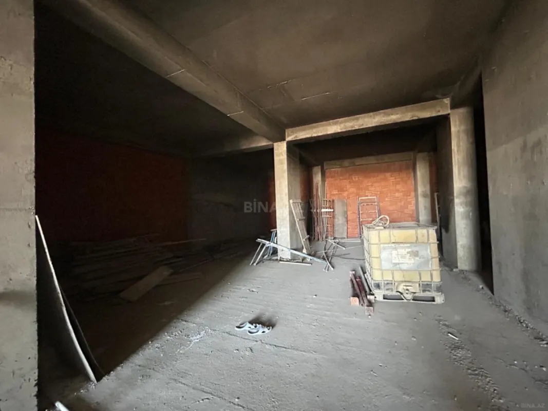 Satılır obyekt 410 m²