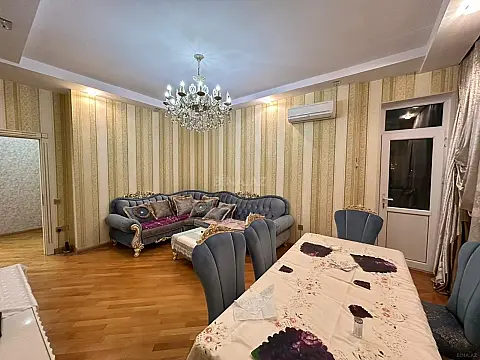 Kirayə verilir 3 otaqlı mənzil 110 m²