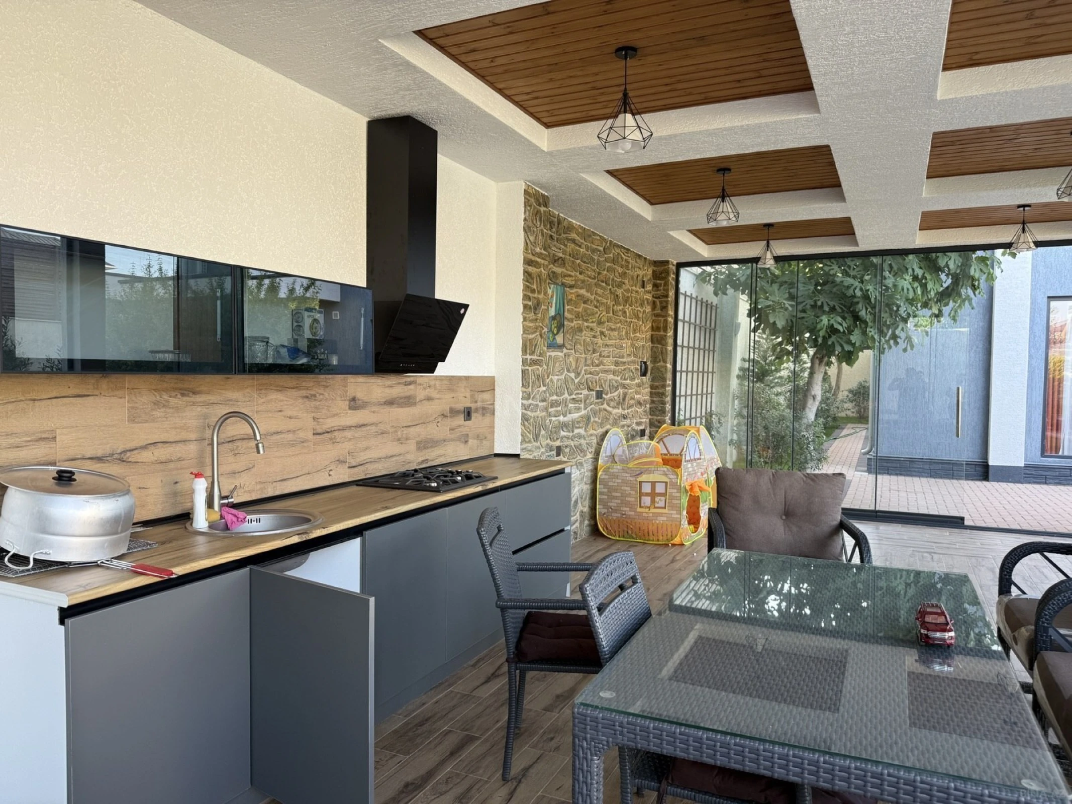 Kirayə verilir 5 otaqlı həyət evi 350 m²