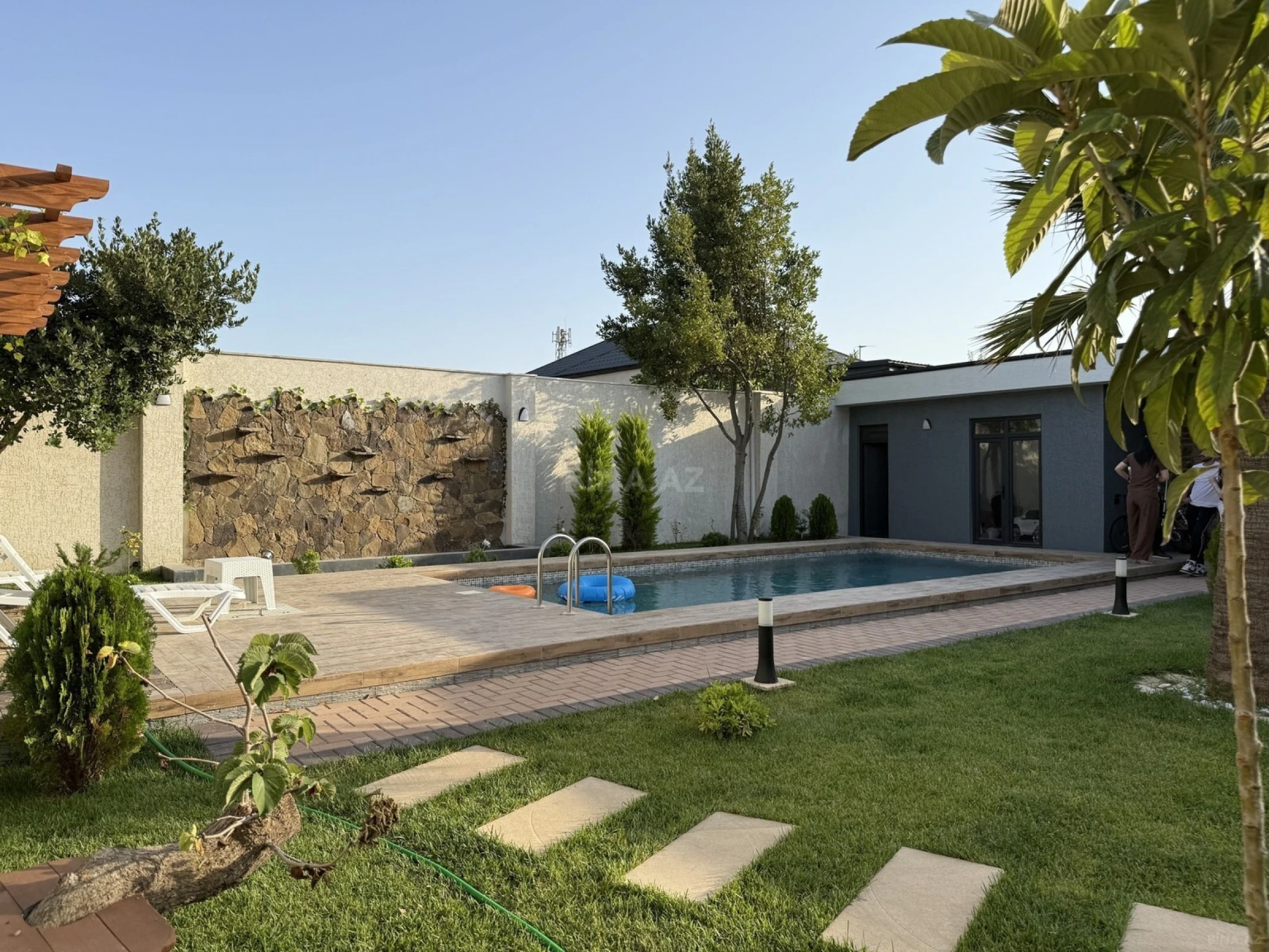 Kirayə verilir 5 otaqlı həyət evi 350 m²