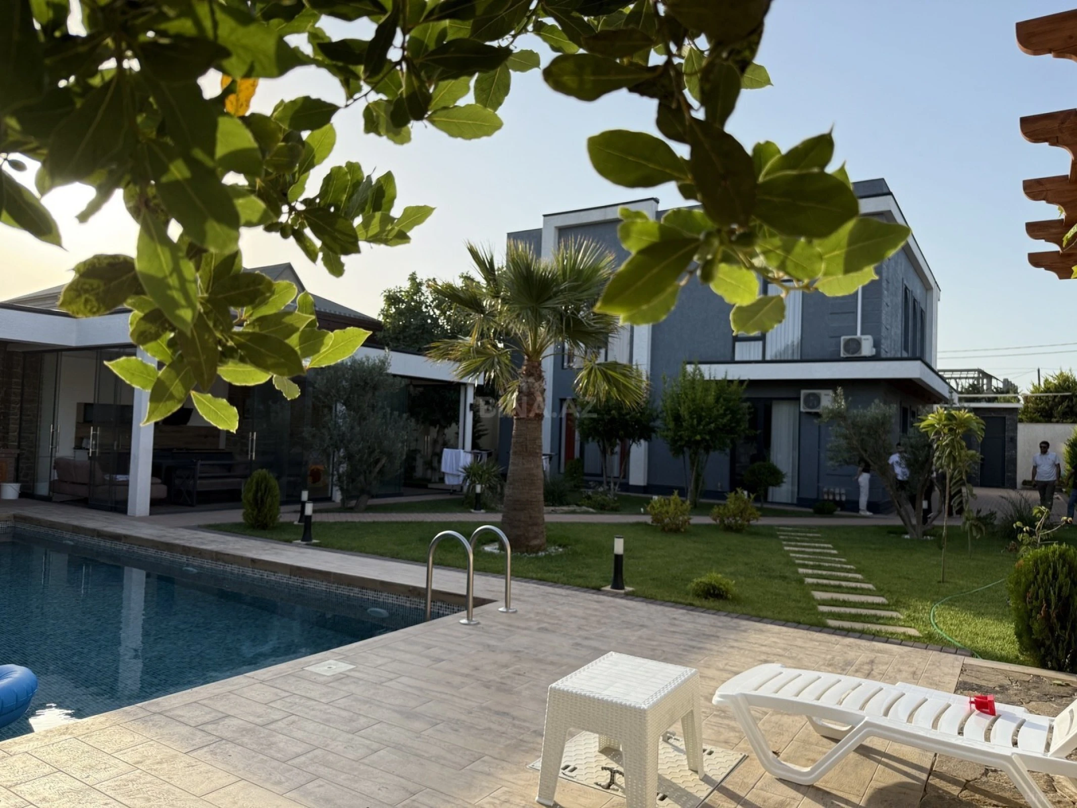 Kirayə verilir 5 otaqlı həyət evi 350 m²