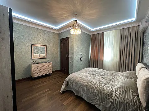 Kirayə verilir 6 otaqlı həyət evi 550 m²