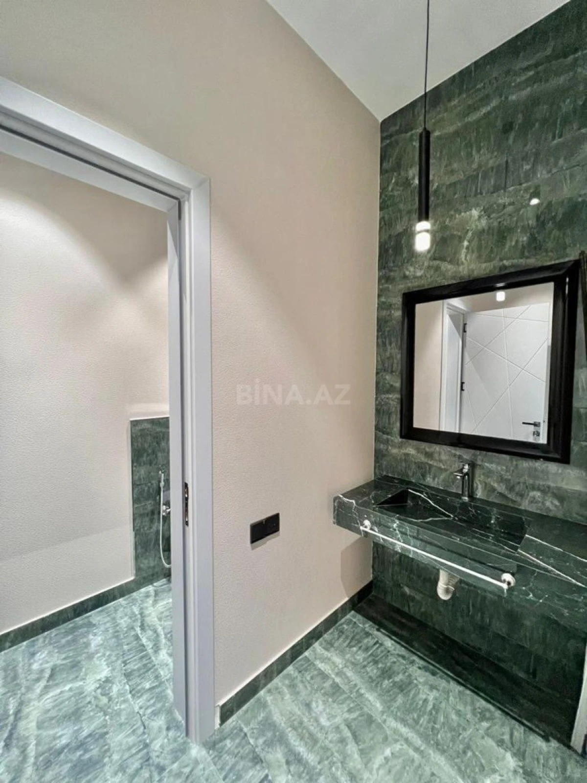 Kirayə verilir 4 otaqlı həyət evi 200 m²