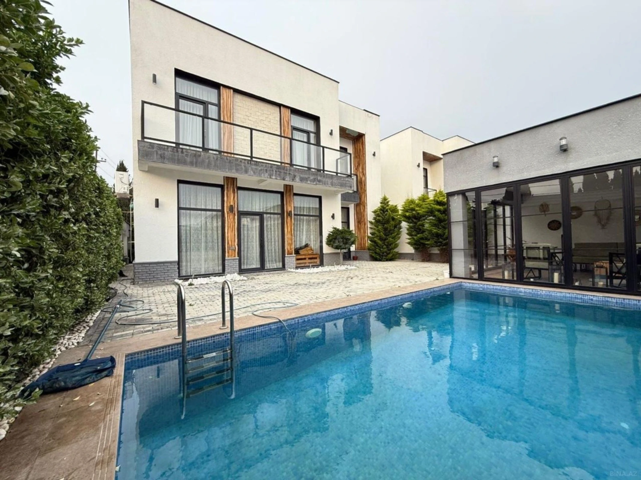 Kirayə verilir 4 otaqlı həyət evi 200 m²