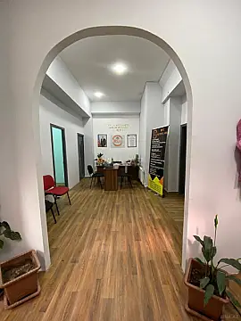 Kirayə verilir 5 otaqlı ofis 120 m²