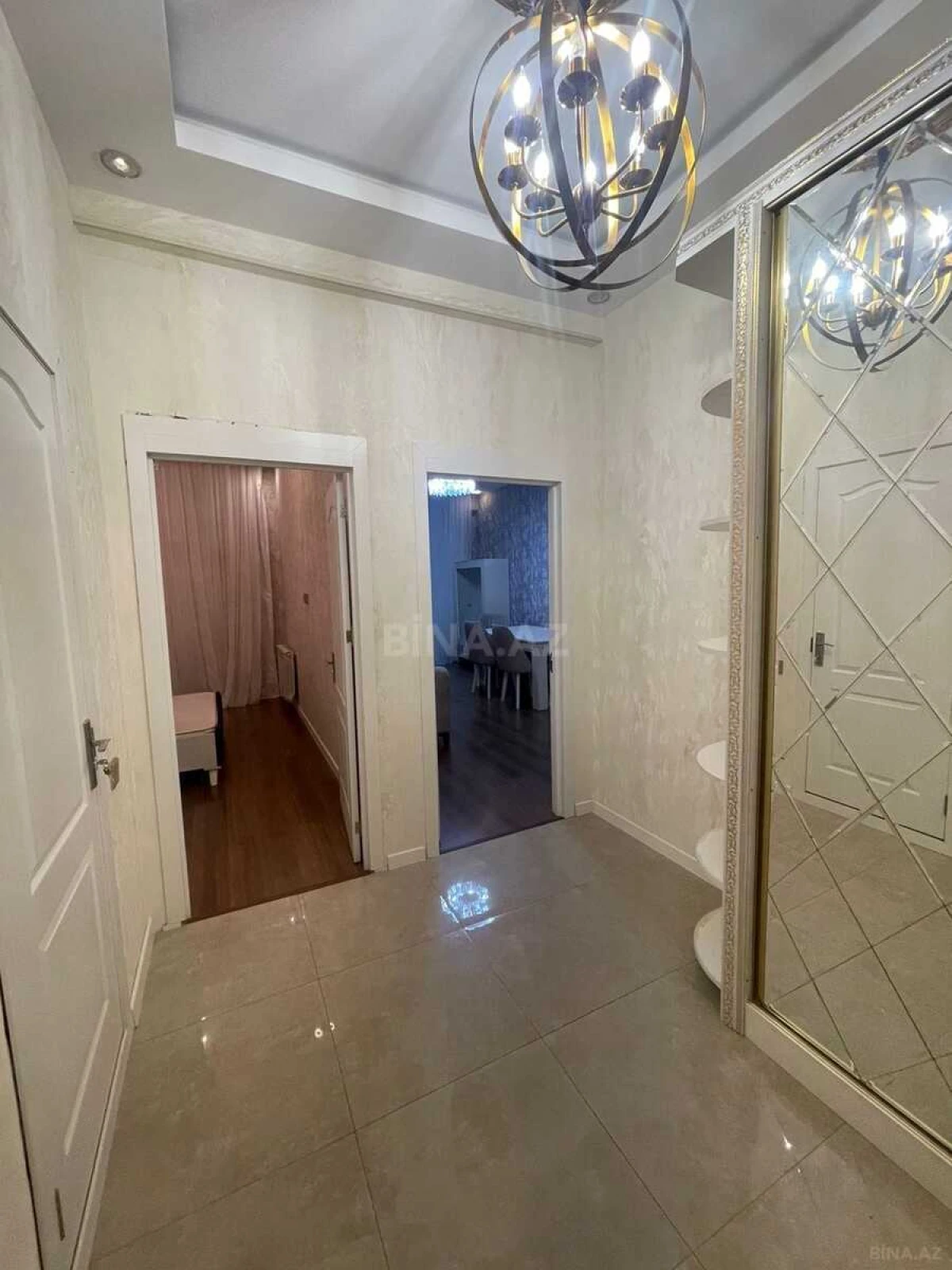 Kirayə verilir 2 otaqlı mənzil 60 m²