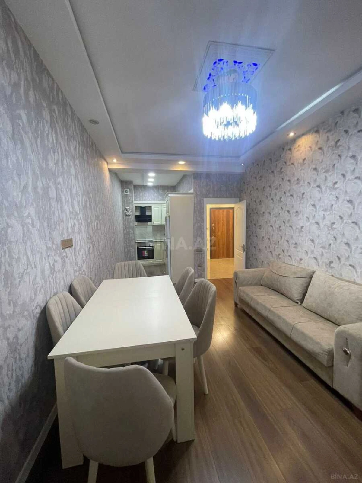 Kirayə verilir 2 otaqlı mənzil 60 m²
