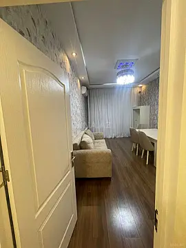 Kirayə verilir 2 otaqlı mənzil 60 m²