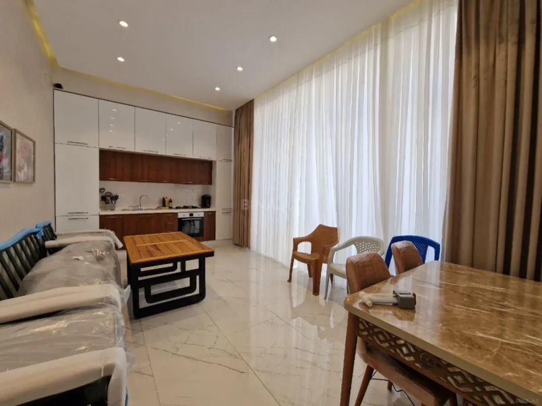 Kirayə verilir 4 otaqlı həyət evi 240 m²