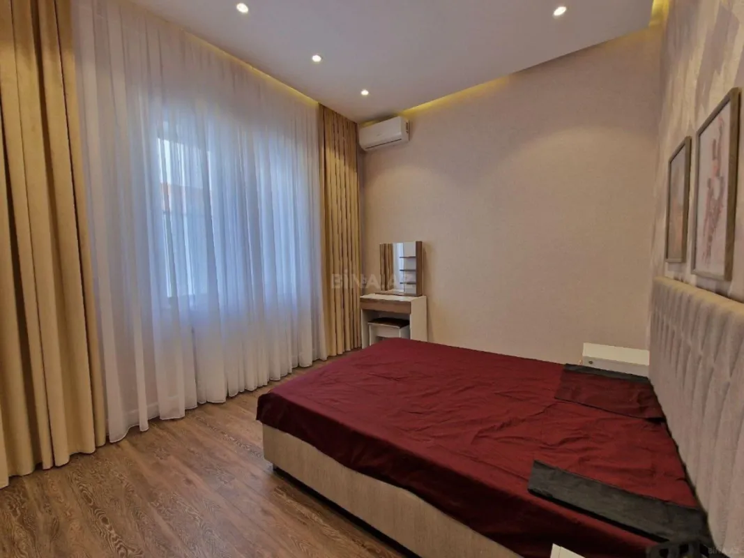 Kirayə verilir 4 otaqlı həyət evi 240 m²