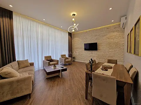 Kirayə verilir 4 otaqlı həyət evi 240 m²