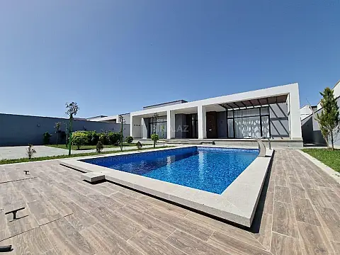 Kirayə verilir 4 otaqlı həyət evi 240 m²