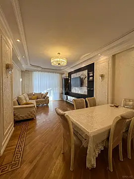 Satılır 3 otaqlı mənzil 132 m² — Bakı, İnşaatçılar 3 otaq 132.00 m²