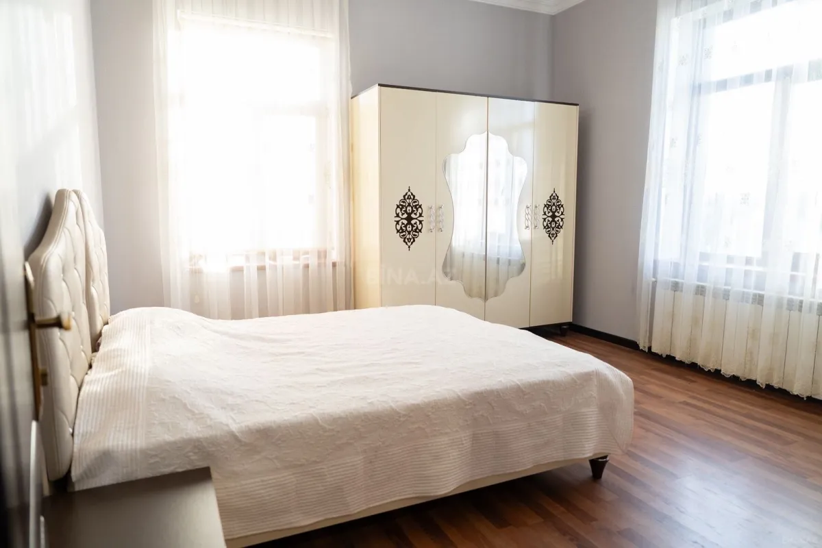 Kirayə verilir 4 otaqlı həyət evi 350 m²