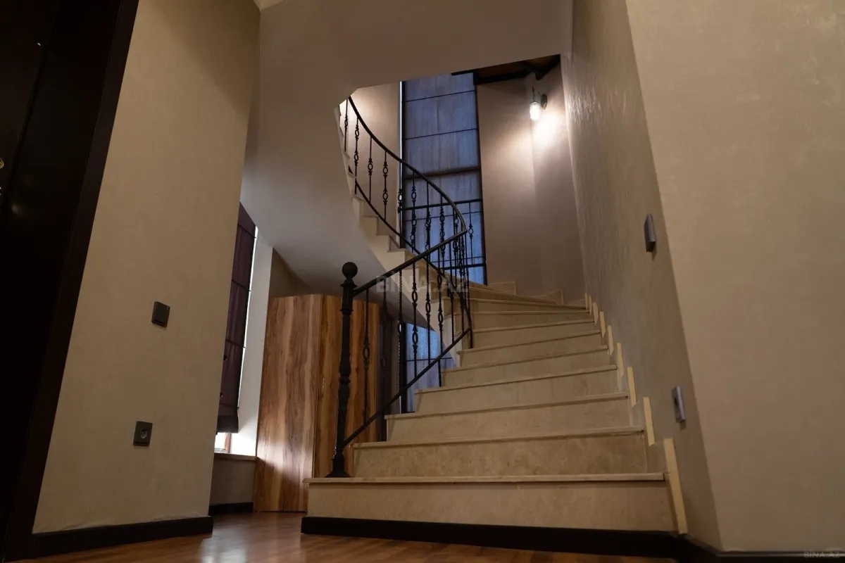 Kirayə verilir 4 otaqlı həyət evi 350 m²