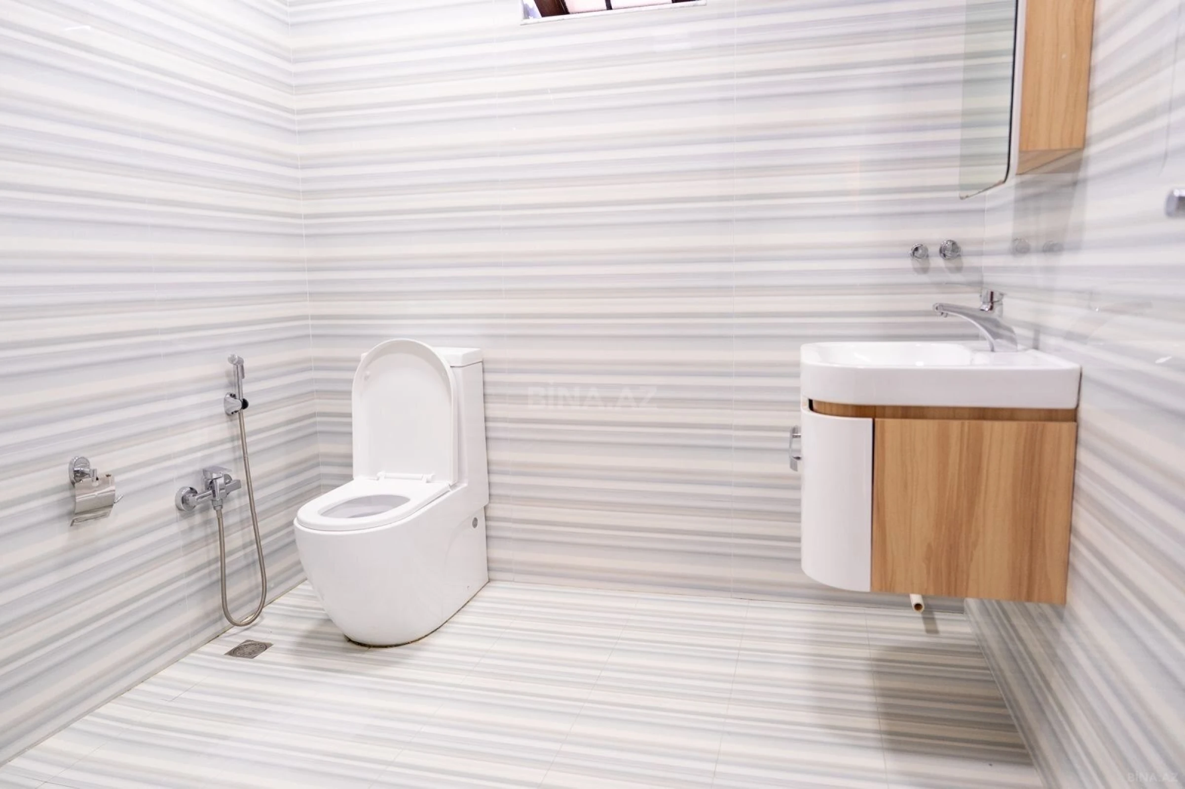 Kirayə verilir 4 otaqlı həyət evi 350 m²