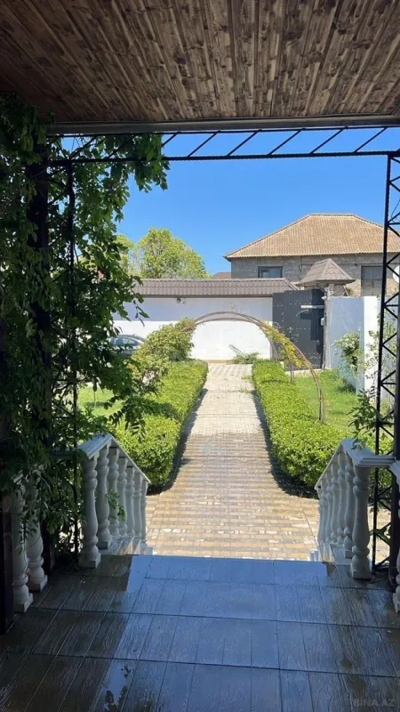 Kirayə verilir 4 otaqlı həyət evi 350 m²