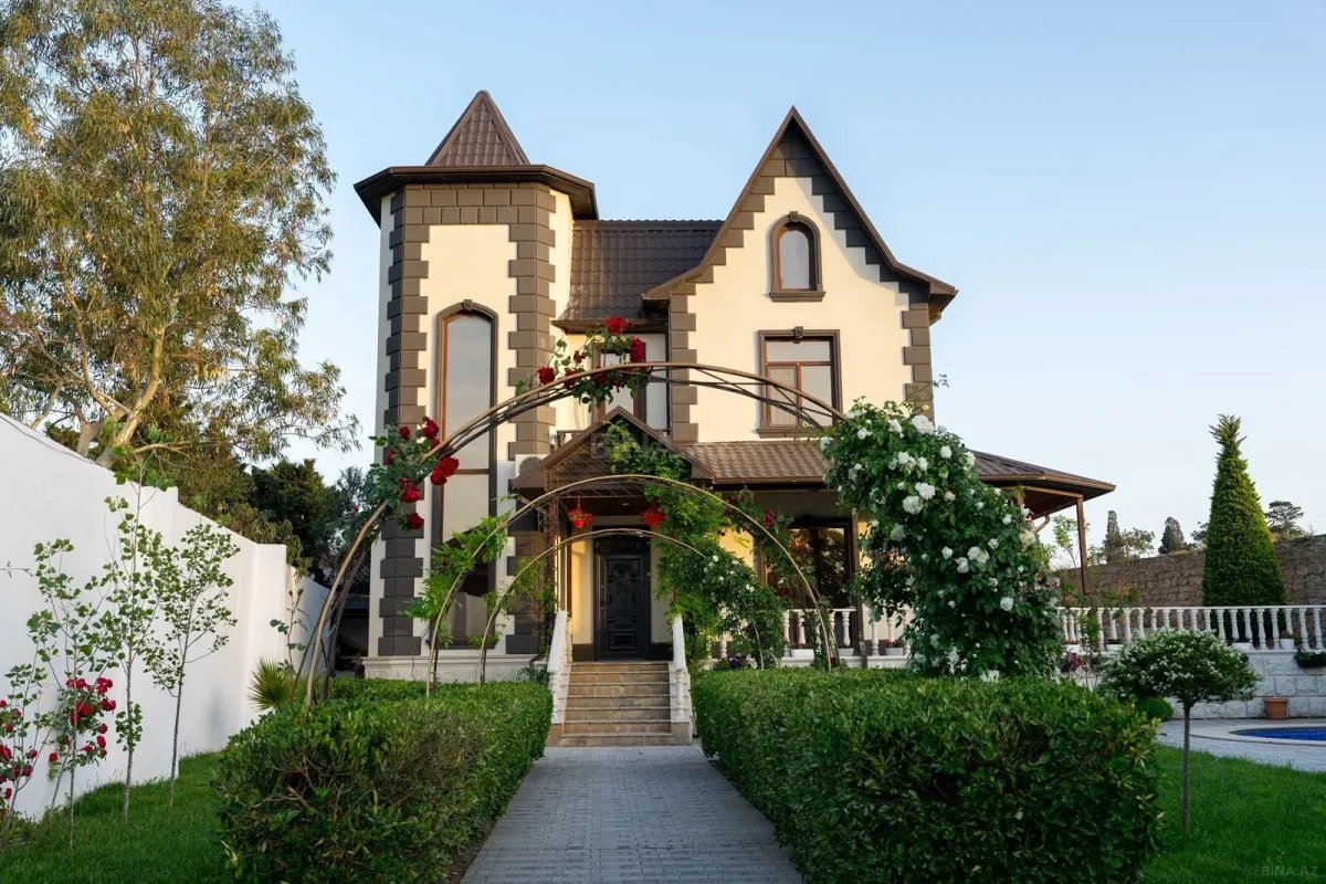 Kirayə verilir 4 otaqlı həyət evi 350 m²