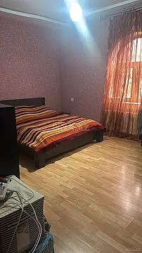 Satılır 5 otaqlı həyət evi 220 m²