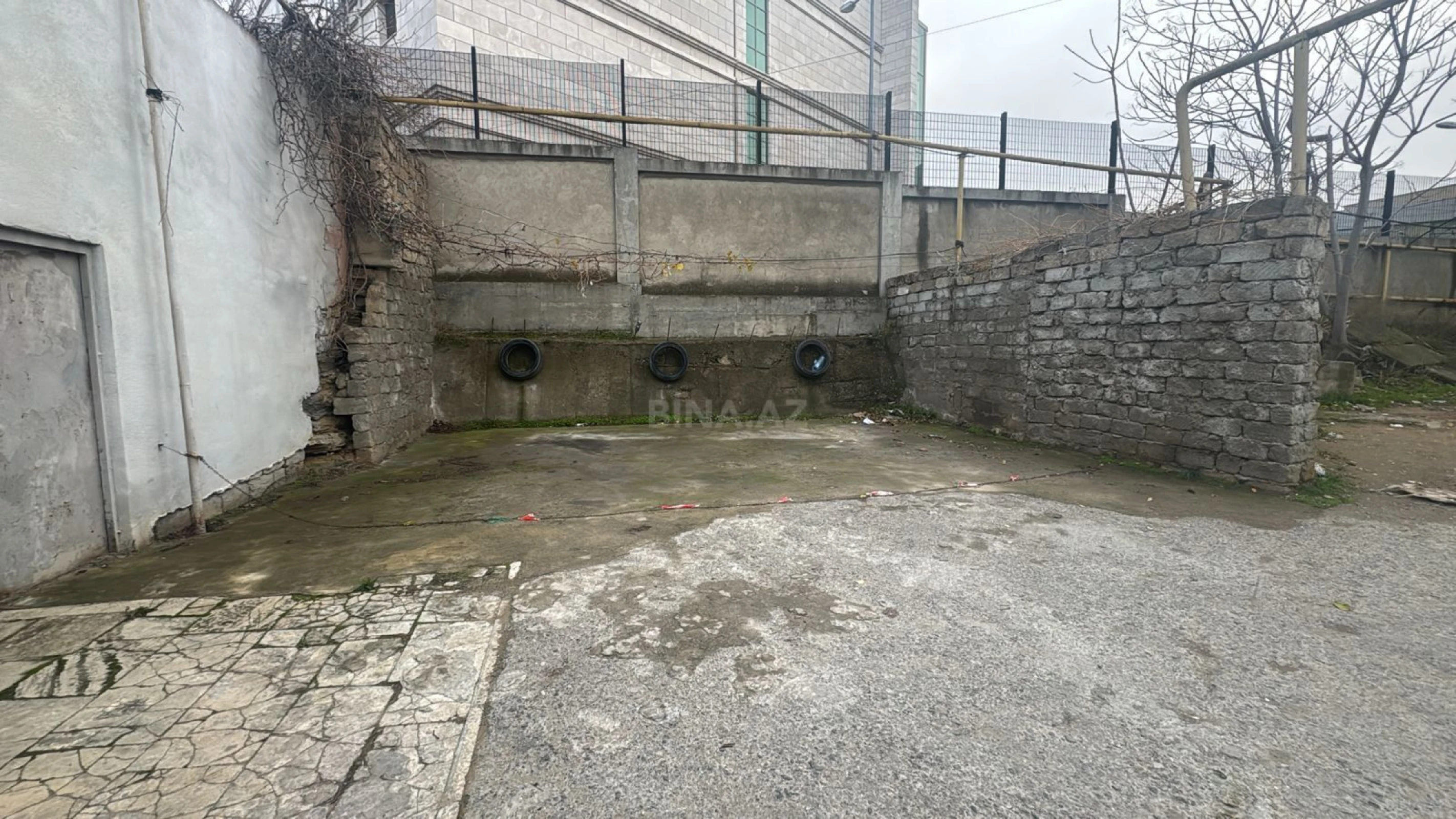 Satılır 5 otaqlı həyət evi 220 m²