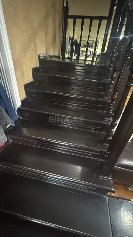 Satılır 5 otaqlı həyət evi 220 m²